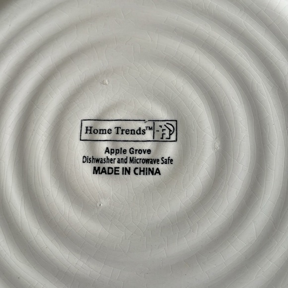 Home Trends Apple Grove  Earthenware 11” Dinner Plate.  Set of four. - Picture 8 of 8